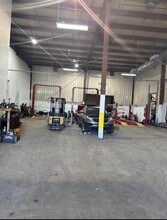 923 E Michigan Ave, Battle Creek, MI for lease Building Photo- Image 2 of 2