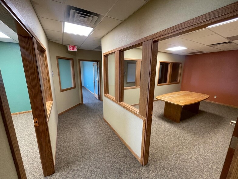 1160 Lake Plaza Dr, Colorado Springs, CO for lease - Interior Photo - Image 2 of 4