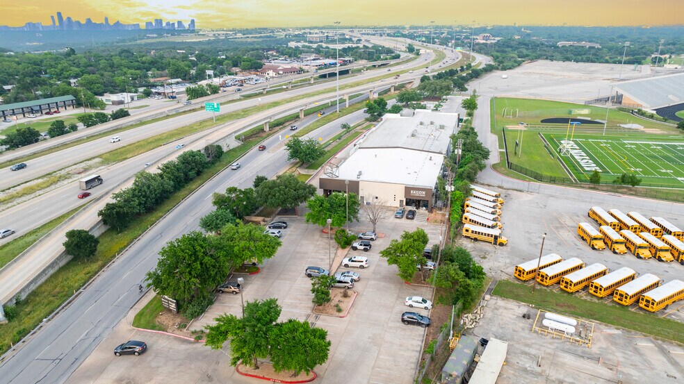 4715 S Lamar Blvd, Sunset Valley, TX à louer - Photo du bâtiment - Image 2 de 7