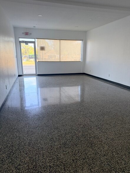 923 49th St S, Gulfport, FL for lease - Building Photo - Image 2 of 8