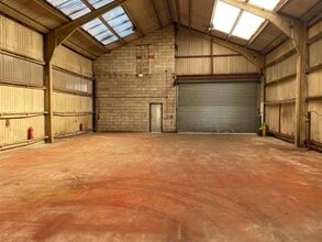 Vicarage Ln, Rochester for lease Interior Photo- Image 2 of 2