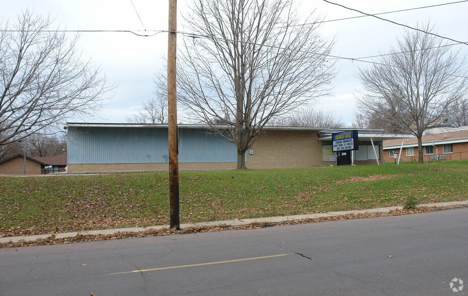 2340 E 9th St, Des Moines, IA à vendre - Photo du bâtiment - Image 2 de 2