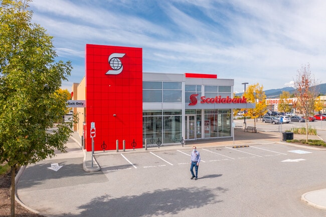 Plus de détails pour 2115 Hawkins St, Coquitlam, BC - Commerce de détail à louer