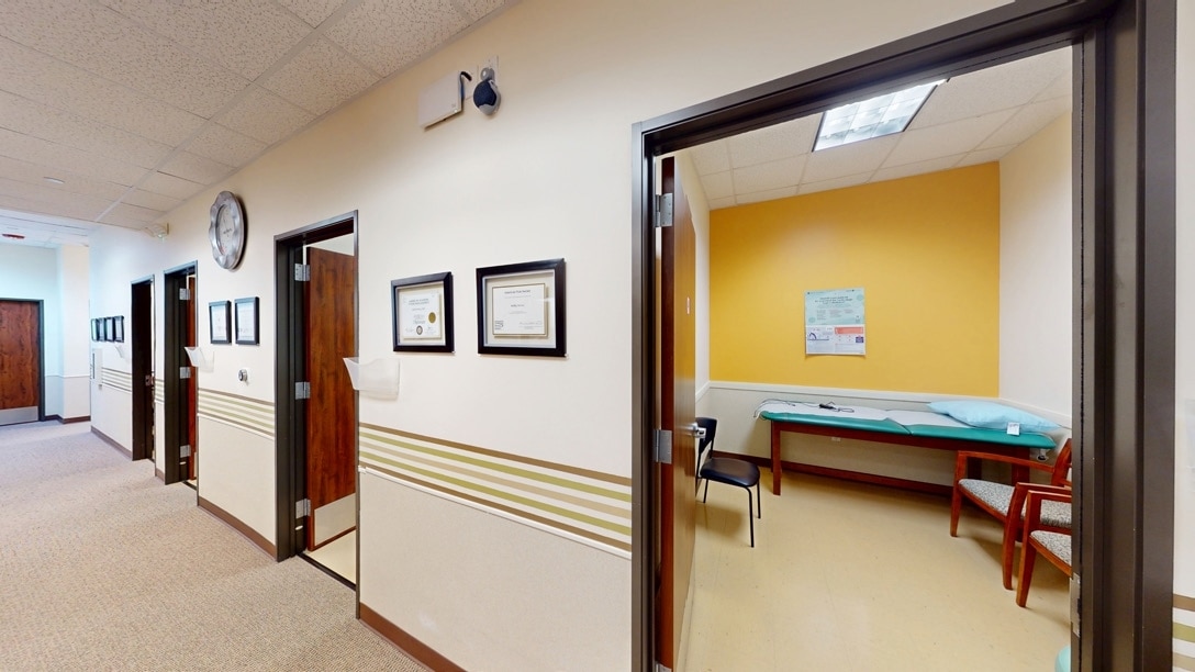 1441 Highway 6, Sugar Land, TX for lease Interior Photo- Image 1 of 5