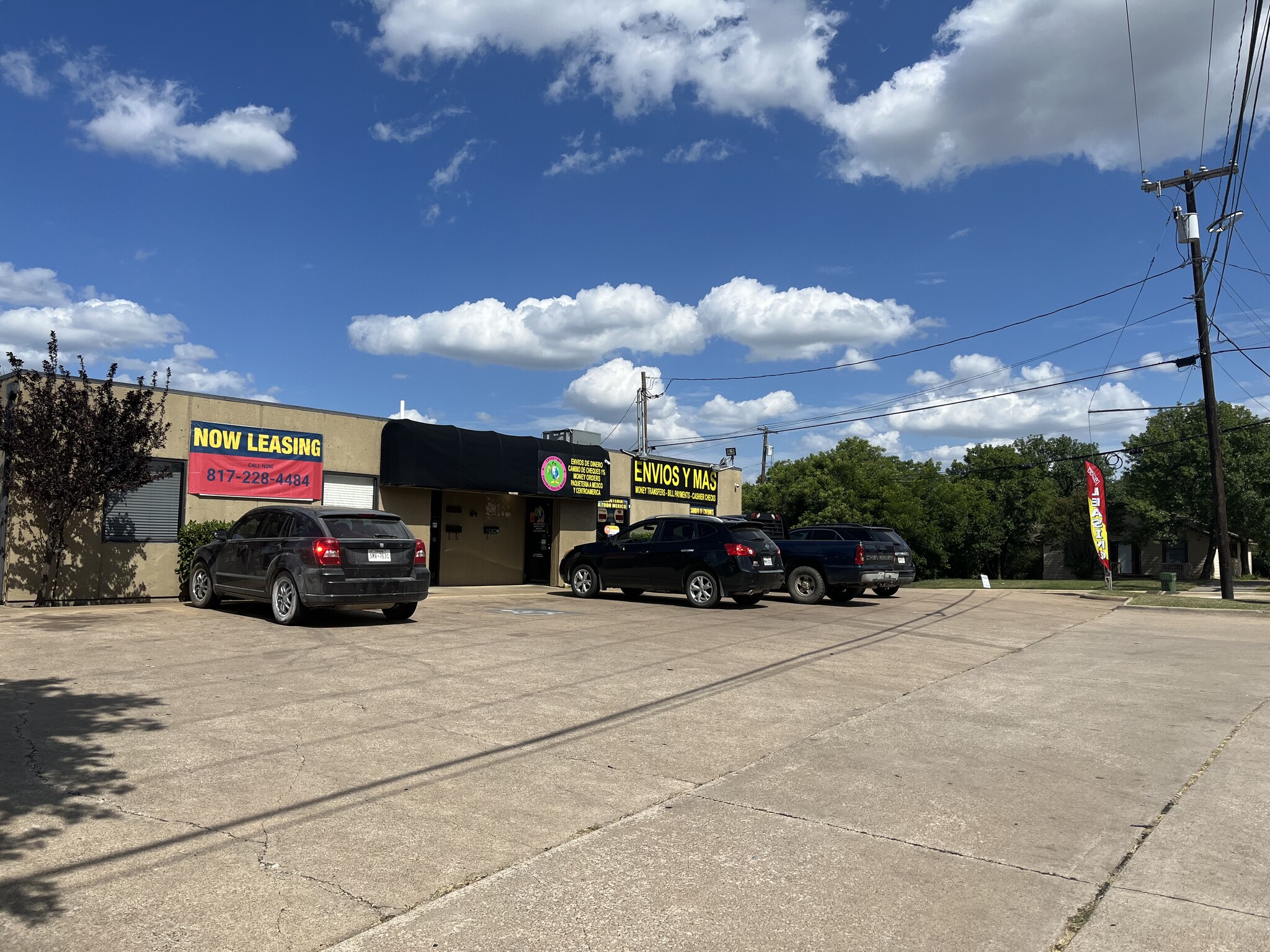 100 N Walnut Creek Dr, Mansfield, TX for lease Building Photo- Image 1 of 15