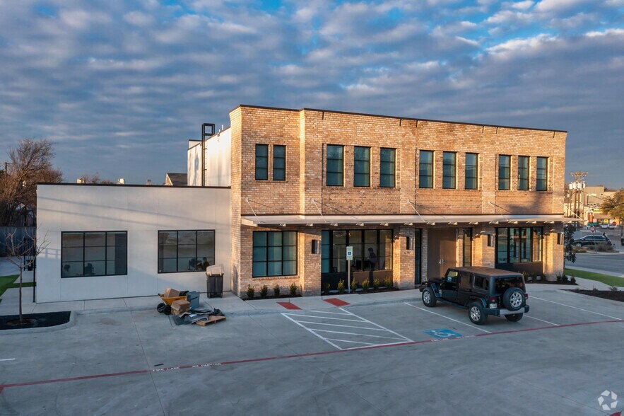 6130 La Vista Dr, Dallas, TX à louer - Photo du bâtiment - Image 3 de 6