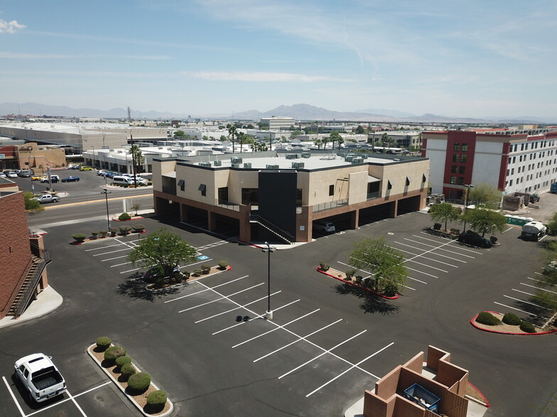 319 E Warm Springs Rd, Las Vegas, NV for lease - Building Photo - Image 2 of 15