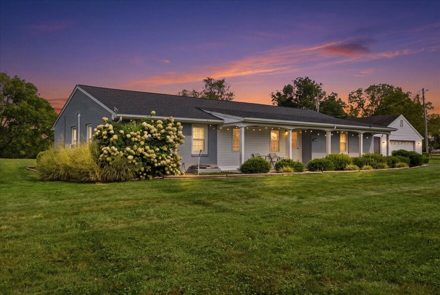 21412 Evergreen Mills Rd, Leesburg, VA for lease - Building Photo - Image 2 of 11