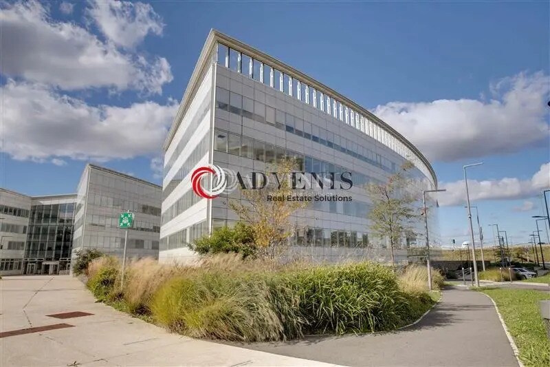 Office in Tremblay-en-France for lease Building Photo- Image 1 of 13