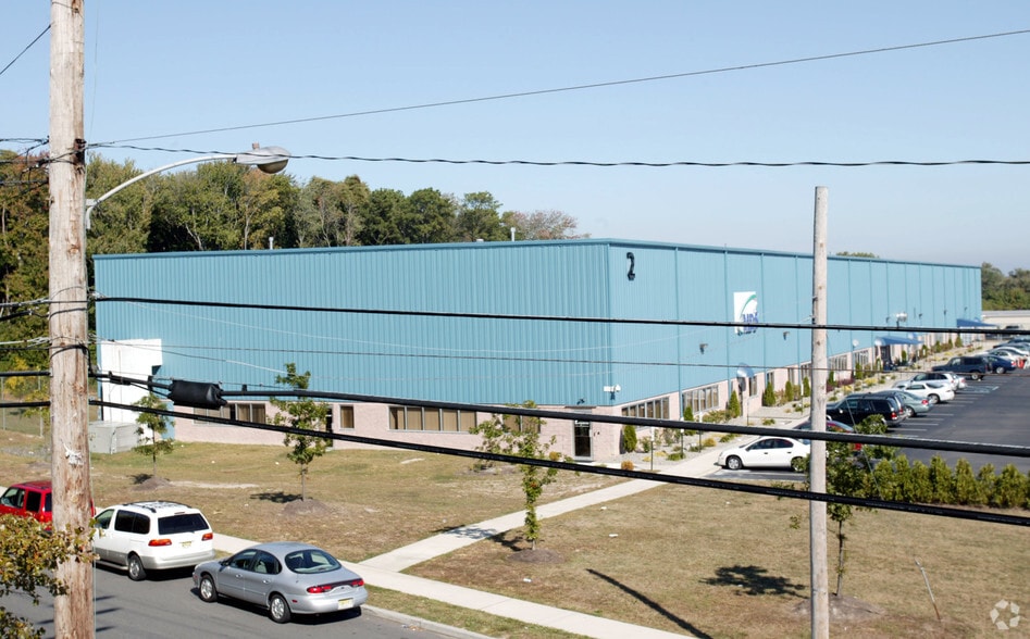 1930 Heck Ave, Neptune, NJ à louer - Photo du bâtiment - Image 2 de 3