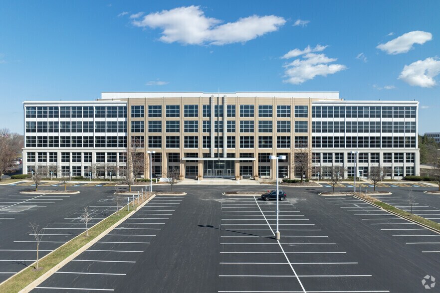 4 Parkway Blvd N, Deerfield, IL à louer - Photo du bâtiment - Image 2 de 14