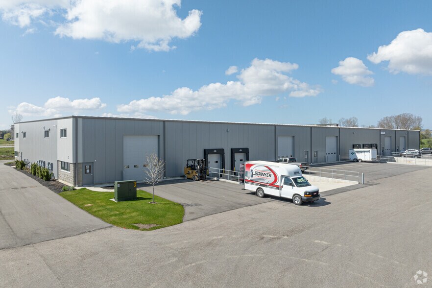 72 W 64th St, Holland, MI for lease - Building Photo - Image 2 of 15