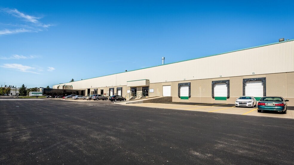 5850 W 80th St, Indianapolis, IN à louer - Photo du bâtiment - Image 2 de 13