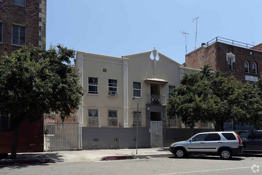 750 Normandie Ave, Los Angeles, CA à vendre - Photo principale - Image 1 de 8