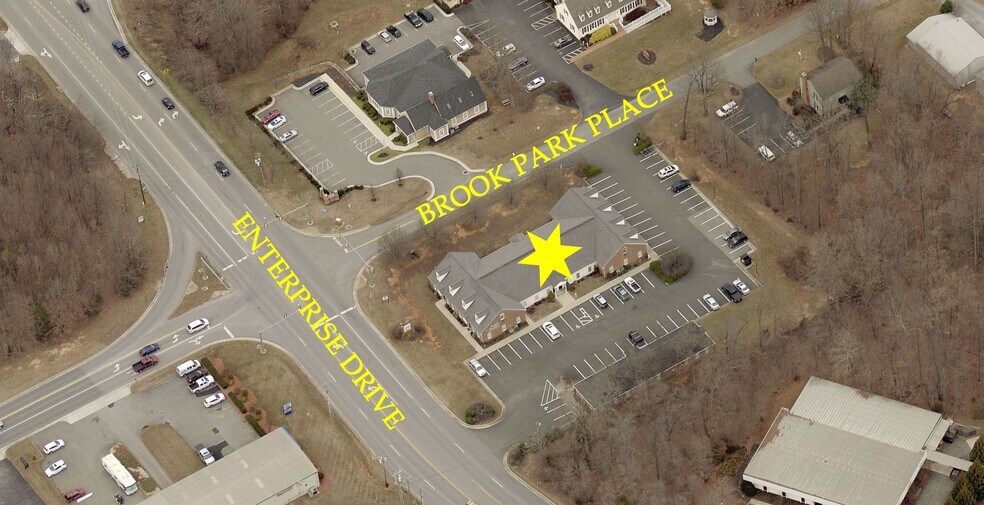 300 Enterprise Dr, Forest, VA à louer - Photo du bâtiment - Image 2 de 7