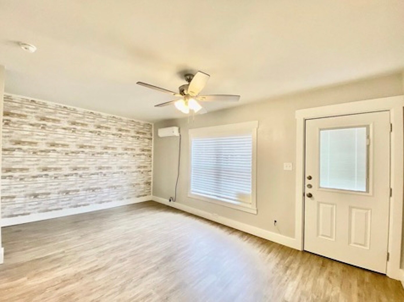 1516-1520 D St, Floresville, TX à vendre Photo du bâtiment- Image 1 de 11