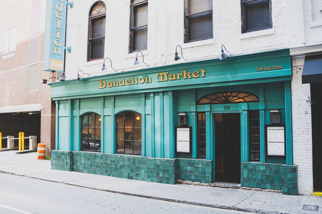 118 W 5th St, Charlotte, NC à louer Photo du bâtiment- Image 1 de 21