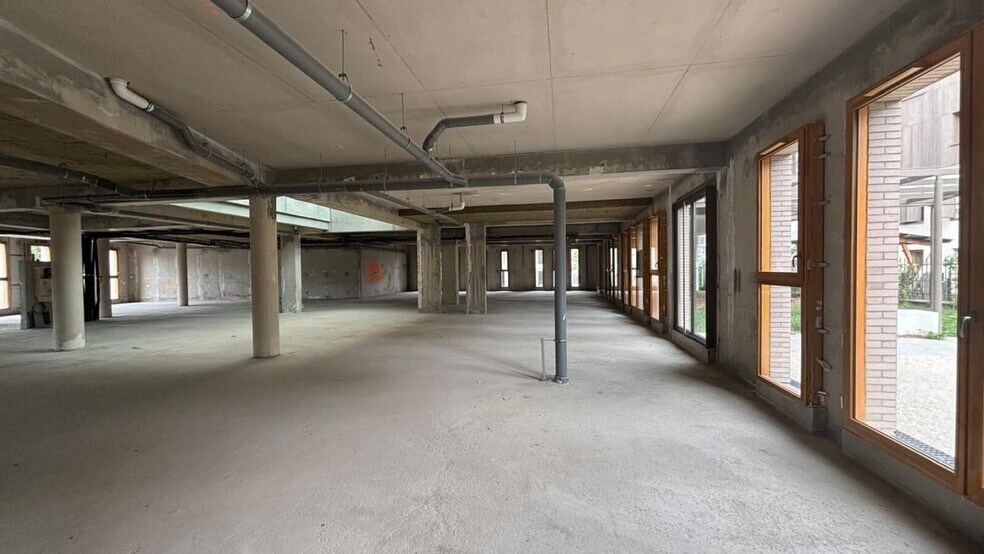 Office in Nanterre for sale - Building Photo - Image 3 of 13