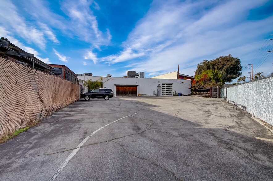 589-595 N Venice Blvd, Venice, CA for lease - Building Photo - Image 3 of 18