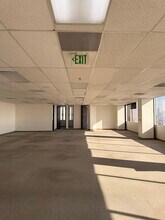 3250 Wilshire Blvd, Los Angeles, CA à louer Photo intérieure- Image 2 de 9