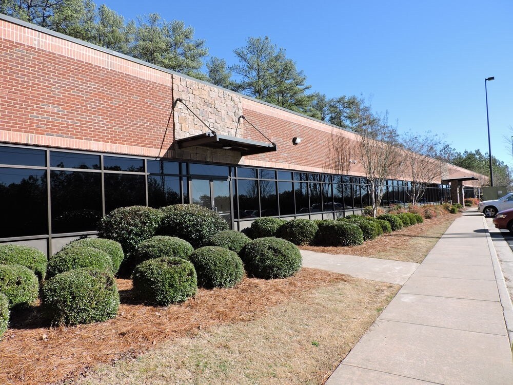 11030 Jones Bridge Rd, Alpharetta, GA à louer Photo du bâtiment- Image 1 de 11