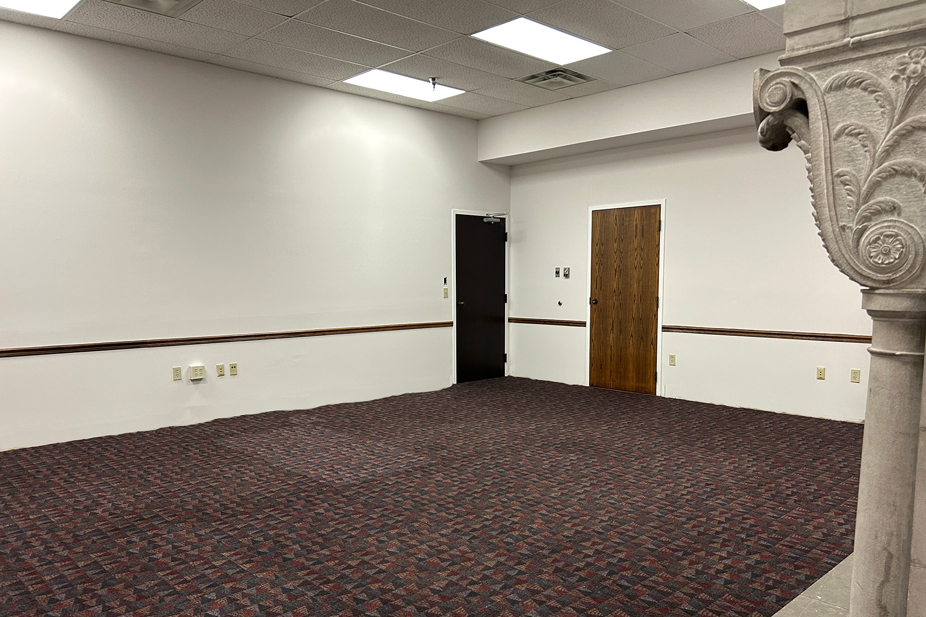 120 W 7th St, Bloomington, IN for lease Interior Photo- Image 1 of 10