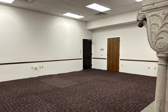 120 W 7th St, Bloomington, IN for lease Interior Photo- Image 1 of 10