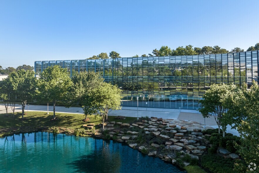 460 Wildwood Forest Dr, Spring, TX à louer - Photo du bâtiment - Image 2 de 4