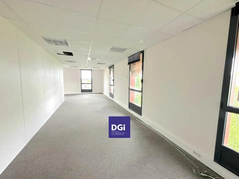 Bureau dans Nîmes à louer - Photo intérieure - Image 3 de 4