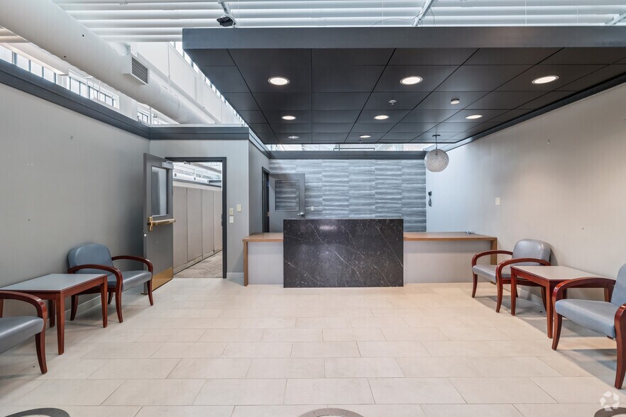 26 N Cedar St, Lititz, PA à louer - Hall d’entrée - Image 3 de 28
