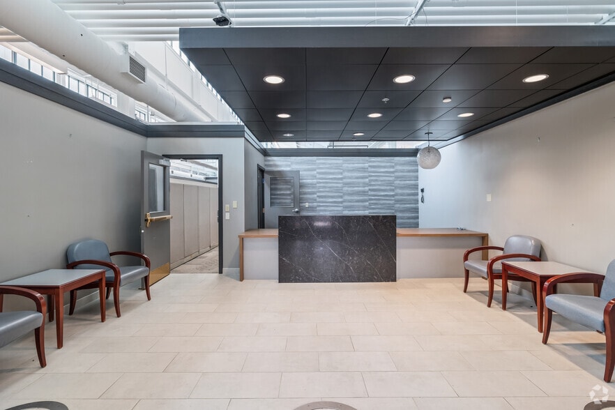 26 N Cedar St, Lititz, PA for lease - Lobby - Image 3 of 28