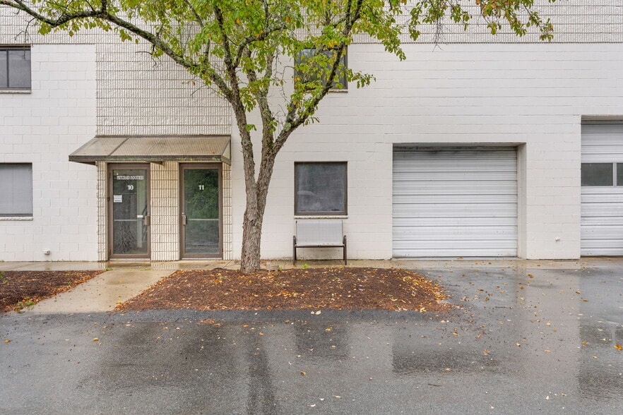 34 Sullivan Rd, North Billerica, MA for sale - Building Photo - Image 2 of 11