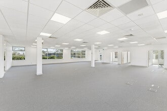 Beechwood, Grove Business Park, White Waltham, Maidenhead à louer Photo intérieure- Image 1 de 6