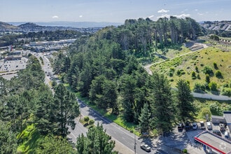 239 Serramonte Blvd, Daly City, CA - Aérien Vue de la carte - Image1