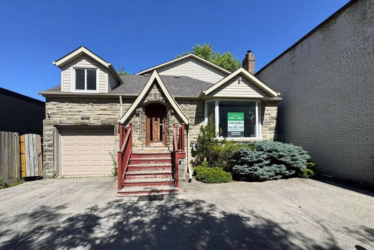 270 Lakeshore Rd E, Mississauga, ON for lease Primary Photo- Image 1 of 2