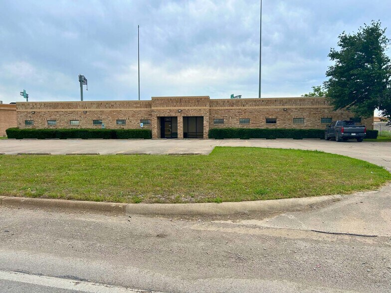 2462 E Long Ave, Fort Worth, TX à louer - Photo principale - Image 2 de 3