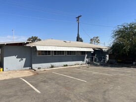 151 E Truxtun Ave, Bakersfield CA - Entrepôt