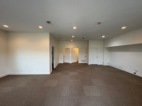 1325 Shannon Rd E, Sulphur Springs, TX for lease Interior Photo- Image 2 of 8