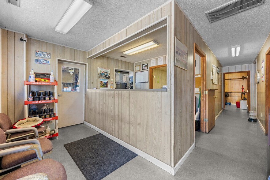 1831 Clarks Rd, New Bern, NC à vendre - Photo du bâtiment - Image 3 de 43