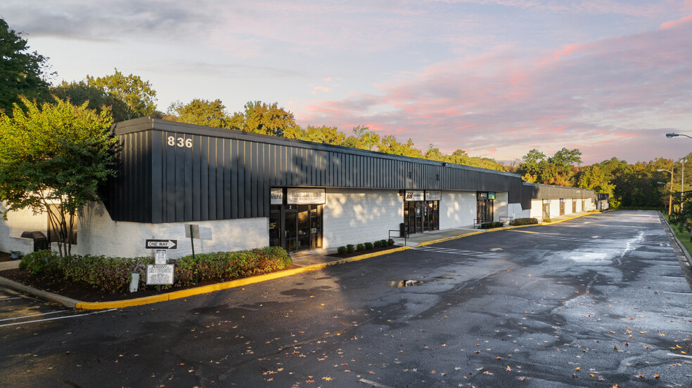 836 Ritchie Hwy, Severna Park, MD for lease - Building Photo - Image 1 of 2