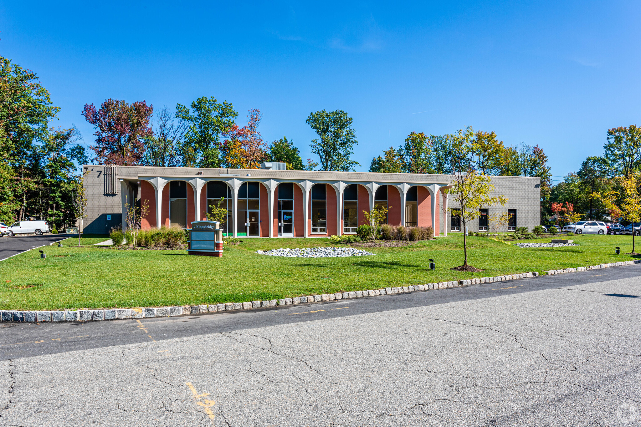 7 Kingsbridge Rd, Fairfield, NJ for lease Primary Photo- Image 1 of 13