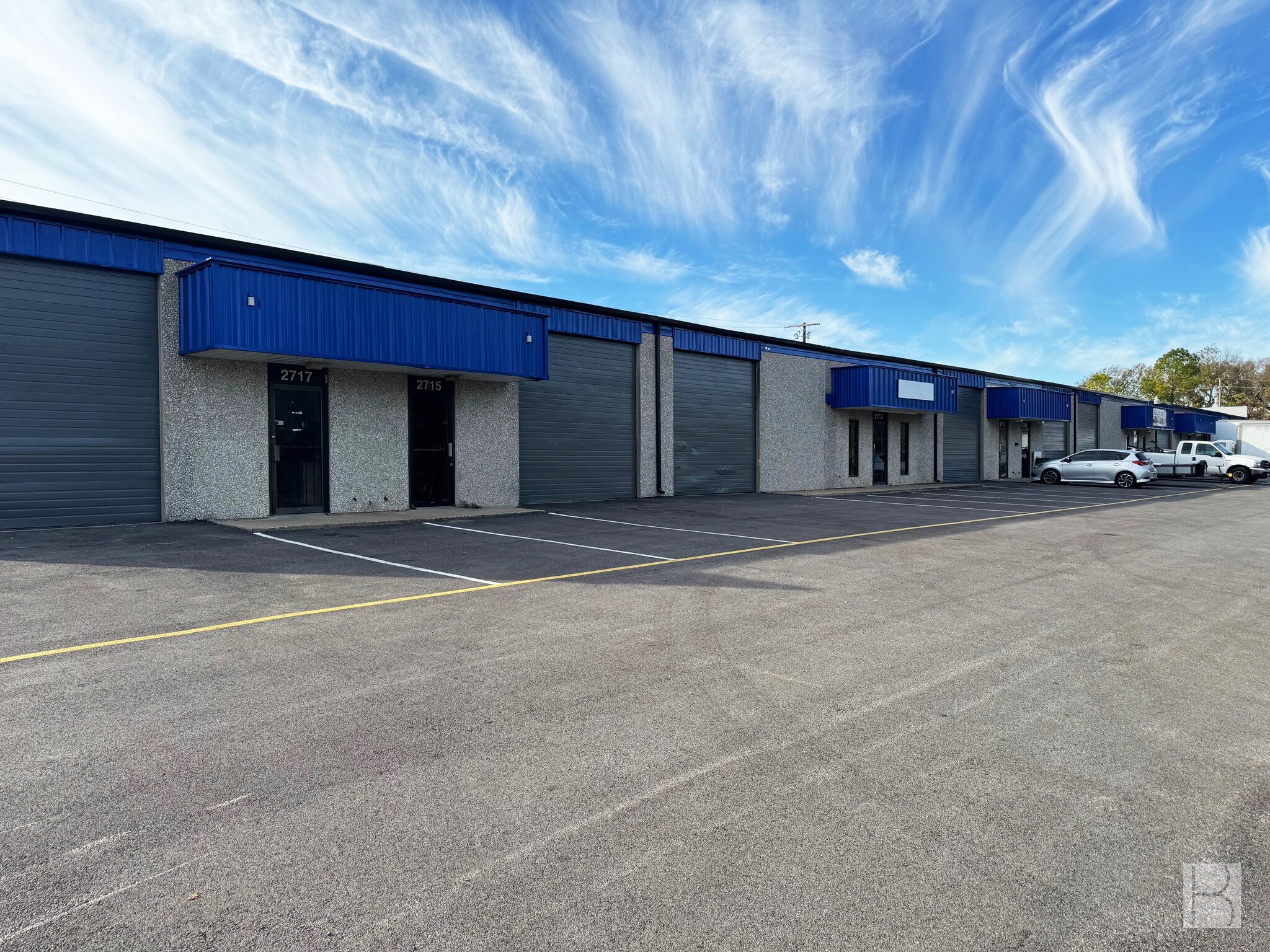 2701-2749 S Great Southwest Pky, Grand Prairie, TX for lease Building Photo- Image 1 of 8