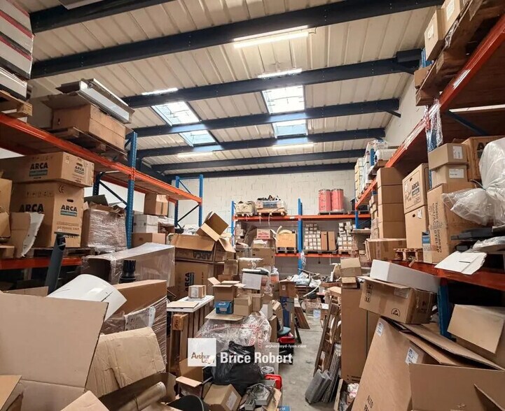 Office in Décines-Charpieu for lease - Interior Photo - Image 3 of 3