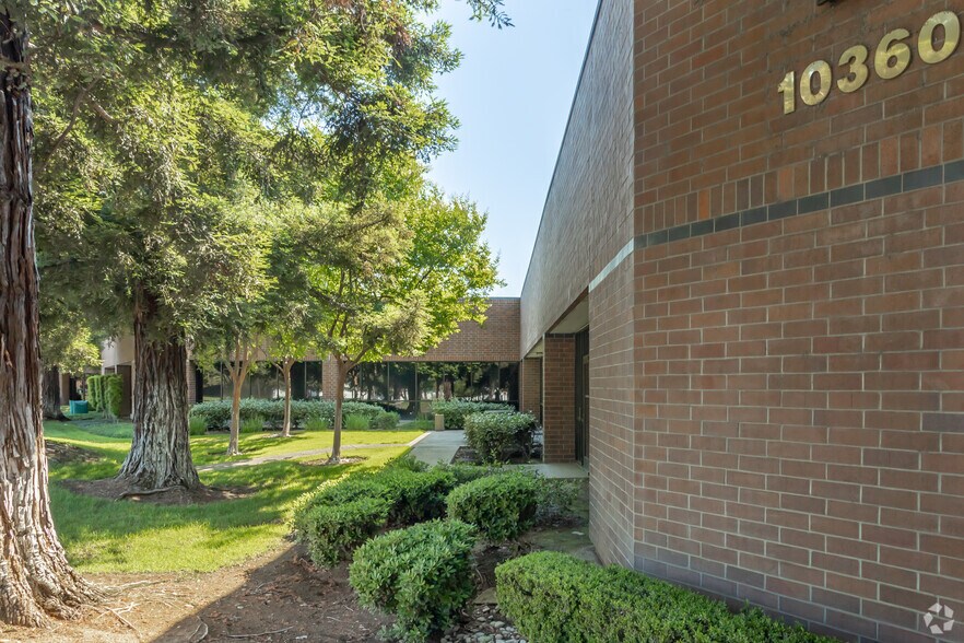 10360 Old Placerville Rd, Sacramento, CA à vendre - Photo du bâtiment - Image 2 de 6
