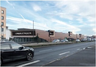 60-62 Route D'Orleans, Montlhéry for lease Building Photo- Image 1 of 3