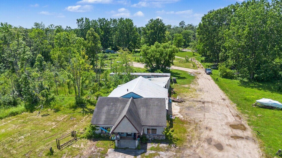 54092 M 51 N, Dowagiac, MI à vendre - Photo du bâtiment - Image 2 de 18