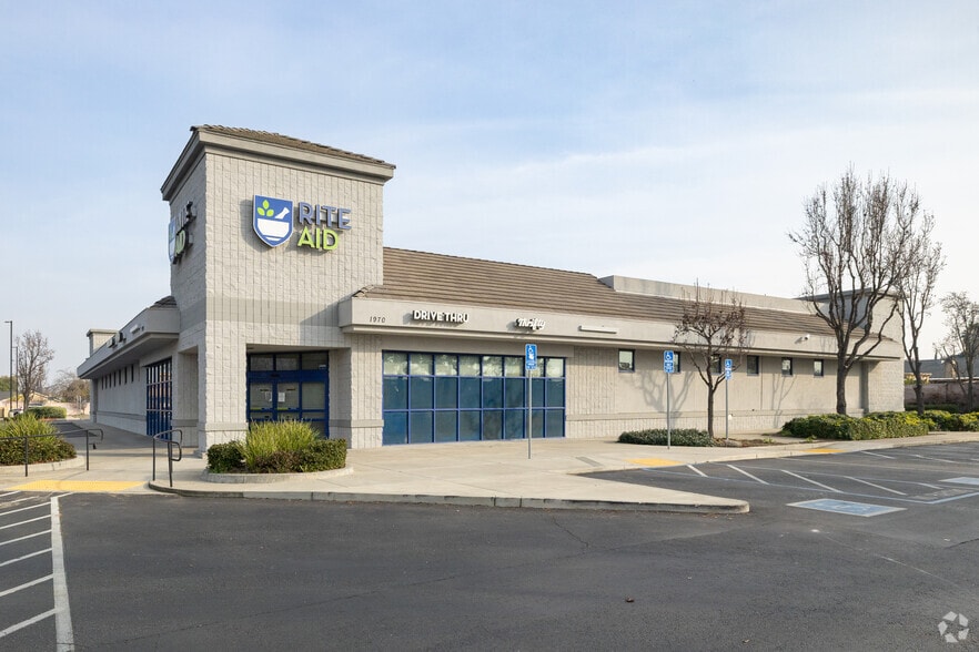 1970 W Grant Line Rd, Tracy, CA for sale - Primary Photo - Image 1 of 4