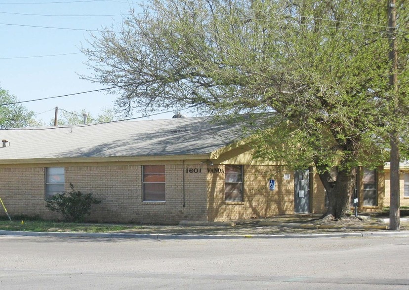 1601 Vanda Ave, Lubbock, TX for sale - Primary Photo - Image 1 of 29