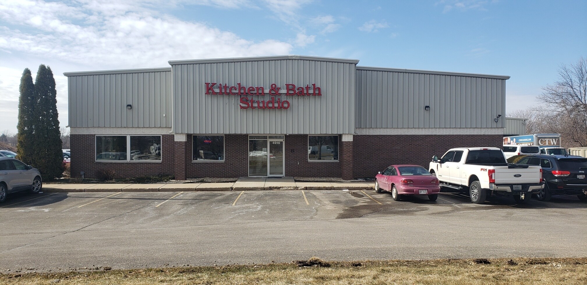 4916-4920 Triangle St, McFarland, WI for lease Building Photo- Image 1 of 2