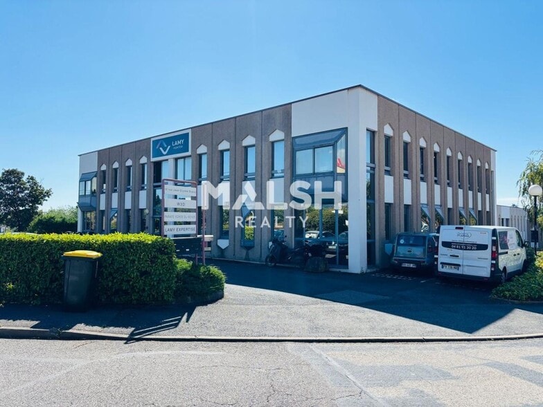 Office in Champagne Au Mont D Or for sale - Building Photo - Image 1 of 12